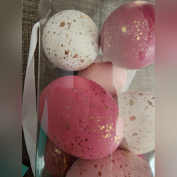 Martha Stewart Speckled Eggs - Picture 6 of 7